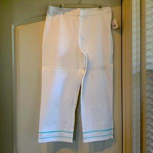 Women’s summer crop pants